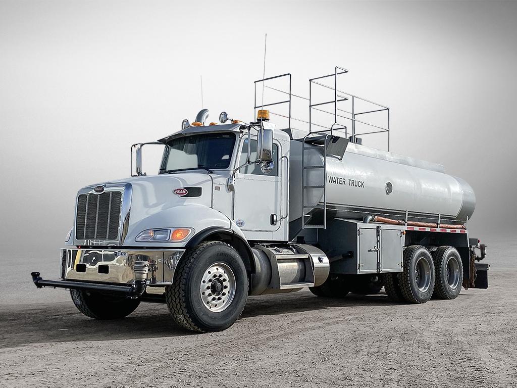 Photo of a 2021 Peterbilt 348