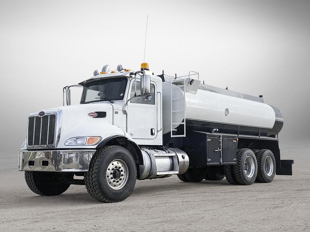 Photo of a 2021 Peterbilt 348