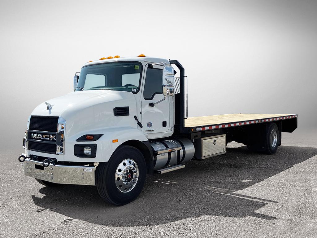 Photo of a 2024 Mack MD742