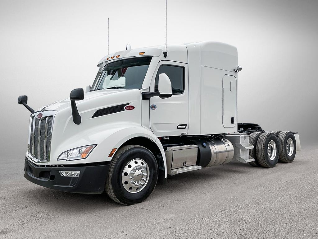 Photo of a 2024 Peterbilt 579