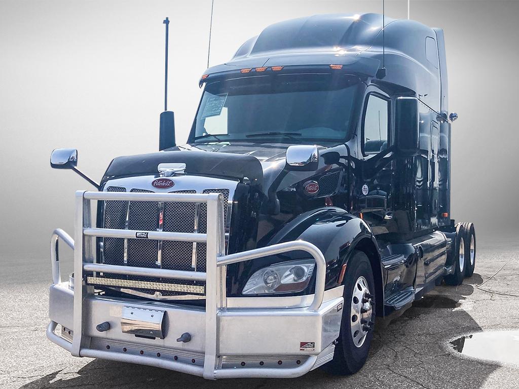 Photo of a 2020 Peterbilt 579