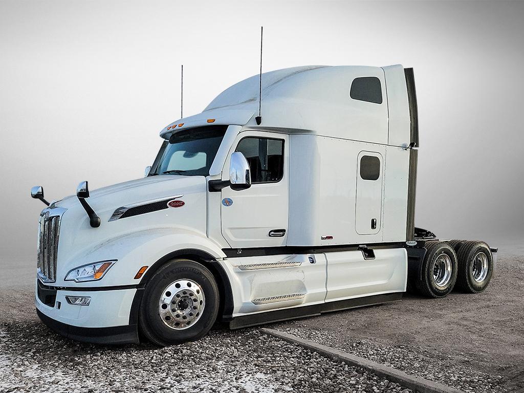 Photo of a 2024 Peterbilt 579