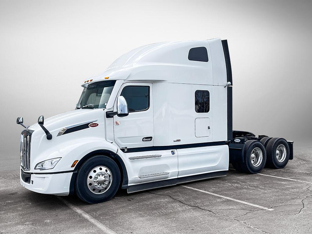 Photo of a 2024 Peterbilt 579