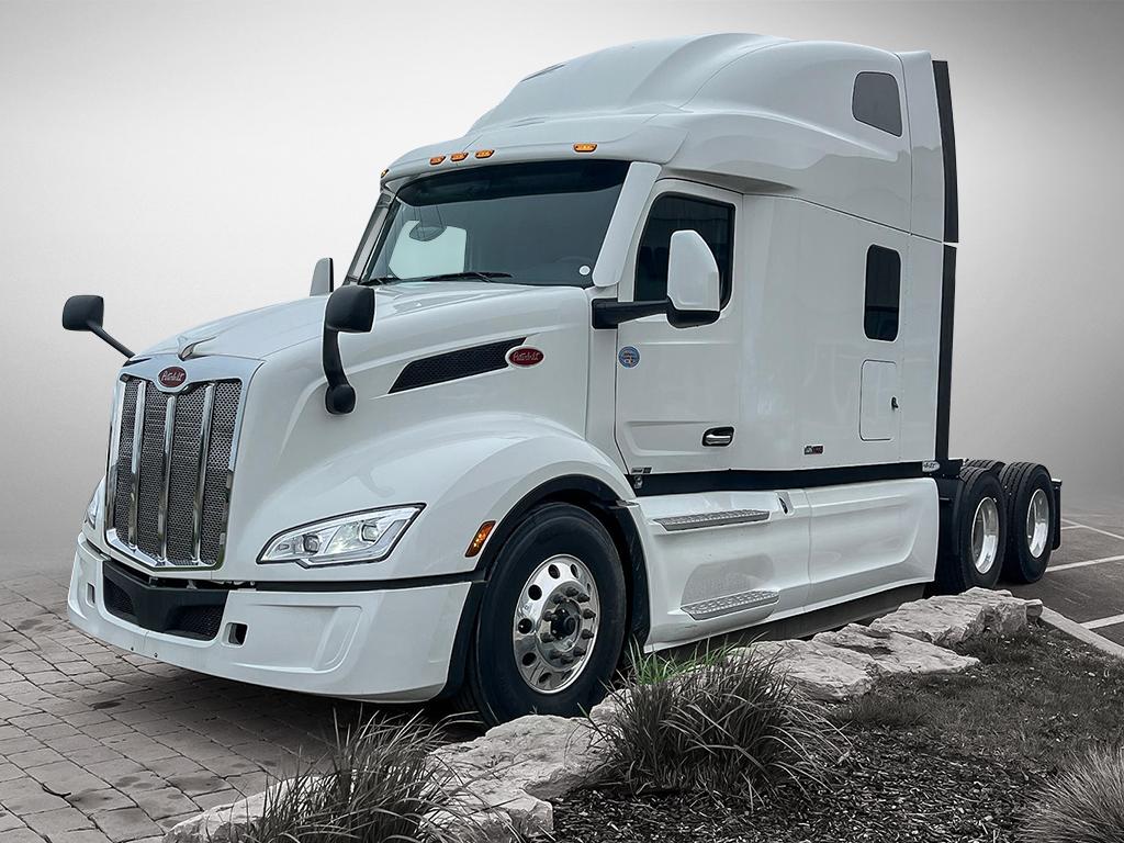 Photo of a 2025 Peterbilt 579