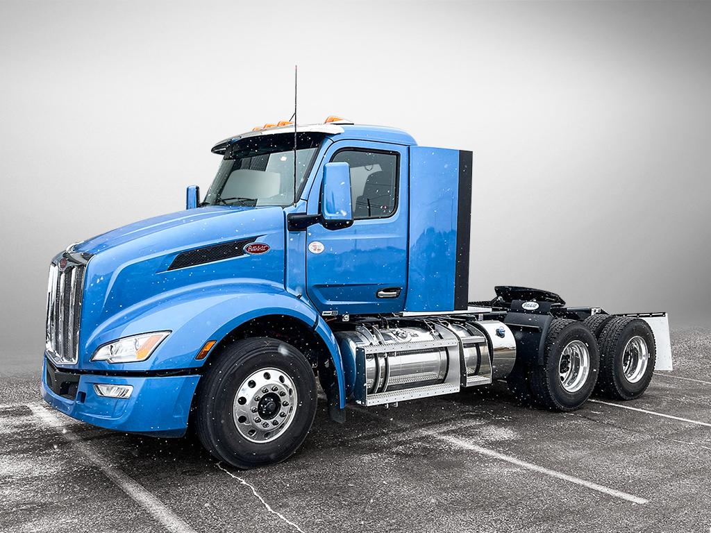 Photo of a 2024 Peterbilt 579